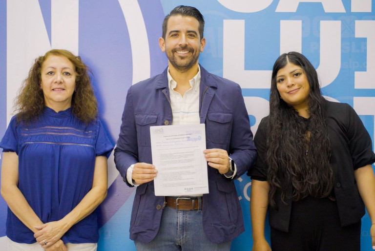 Rubén Guajardo formaliza aspiración al Consejo Nacional del PAN.